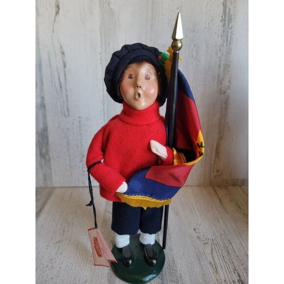 Byer's Choice caroler Salvation Army boy flag Xmas figure - Picture 1 of 7